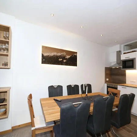 Apartment In Near Spieljochbahn Fügen